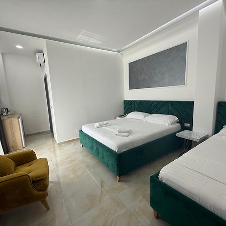 Hotel Leodori 1 Шенджин Экстерьер фото