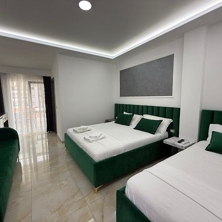 Hotel Leodori 1 Шенджин Экстерьер фото