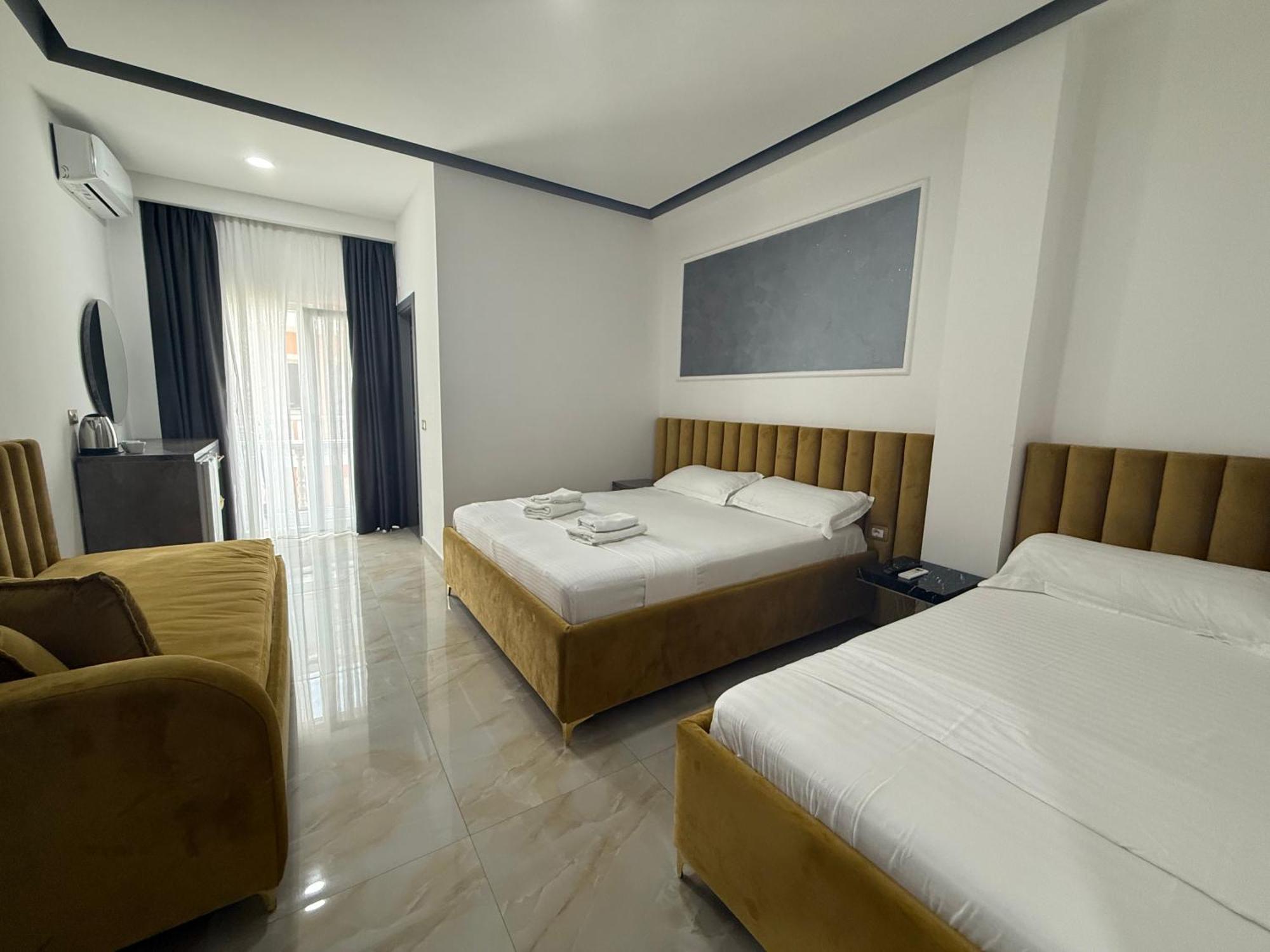 Hotel Leodori 1 Шенджин Экстерьер фото