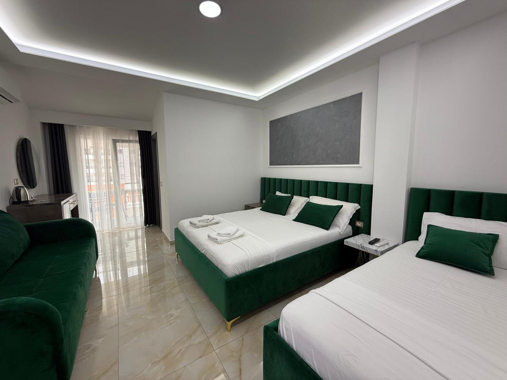 Hotel Leodori 1 Шенджин Экстерьер фото