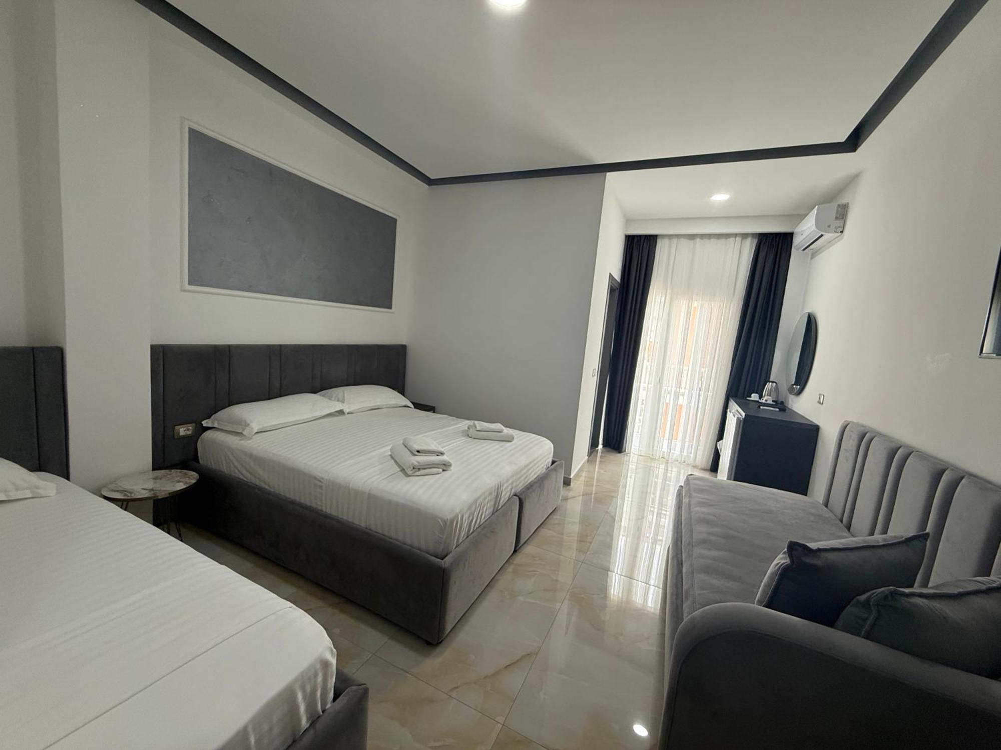 Hotel Leodori 1 Шенджин Экстерьер фото