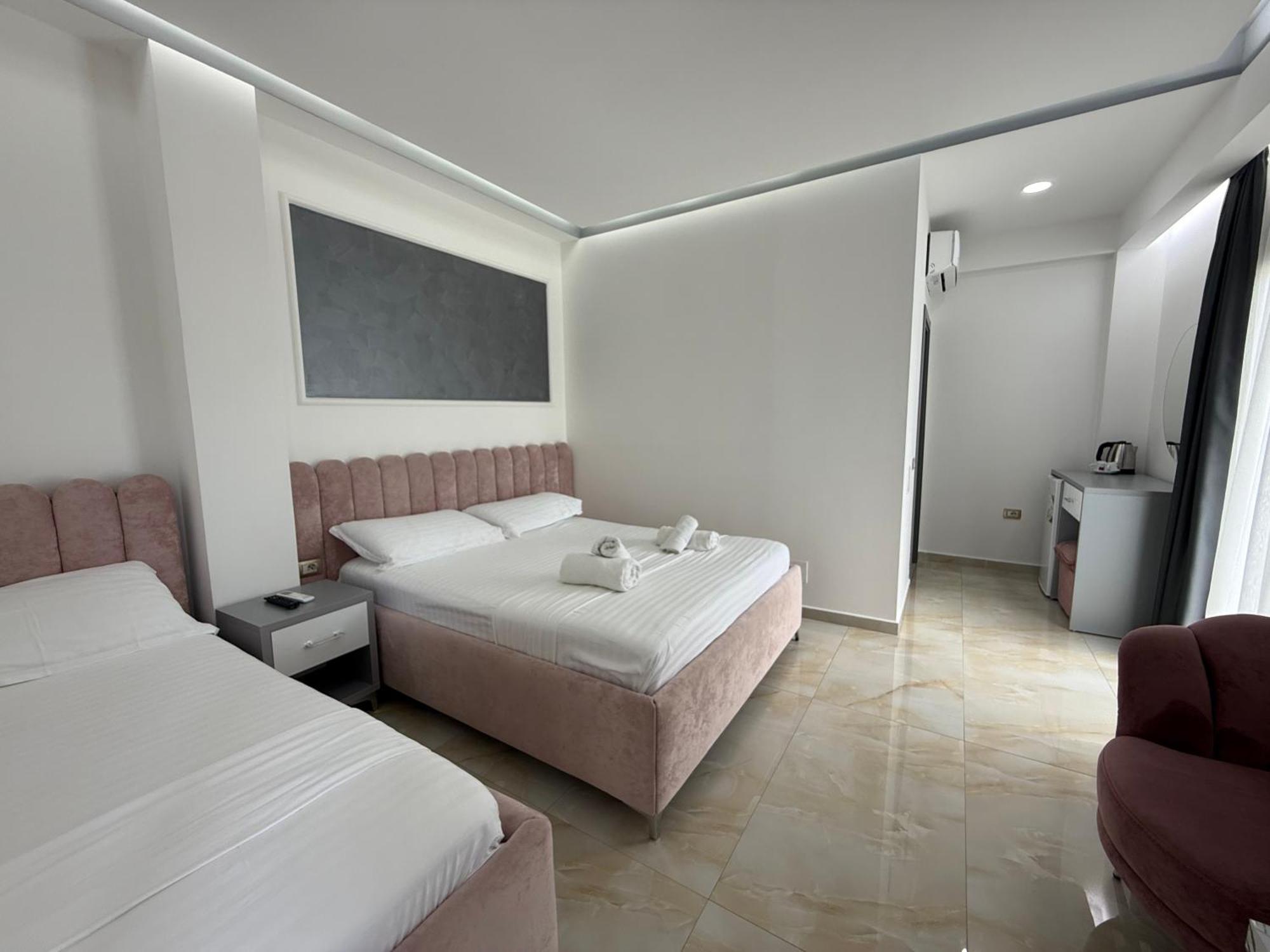 Hotel Leodori 1 Шенджин Экстерьер фото
